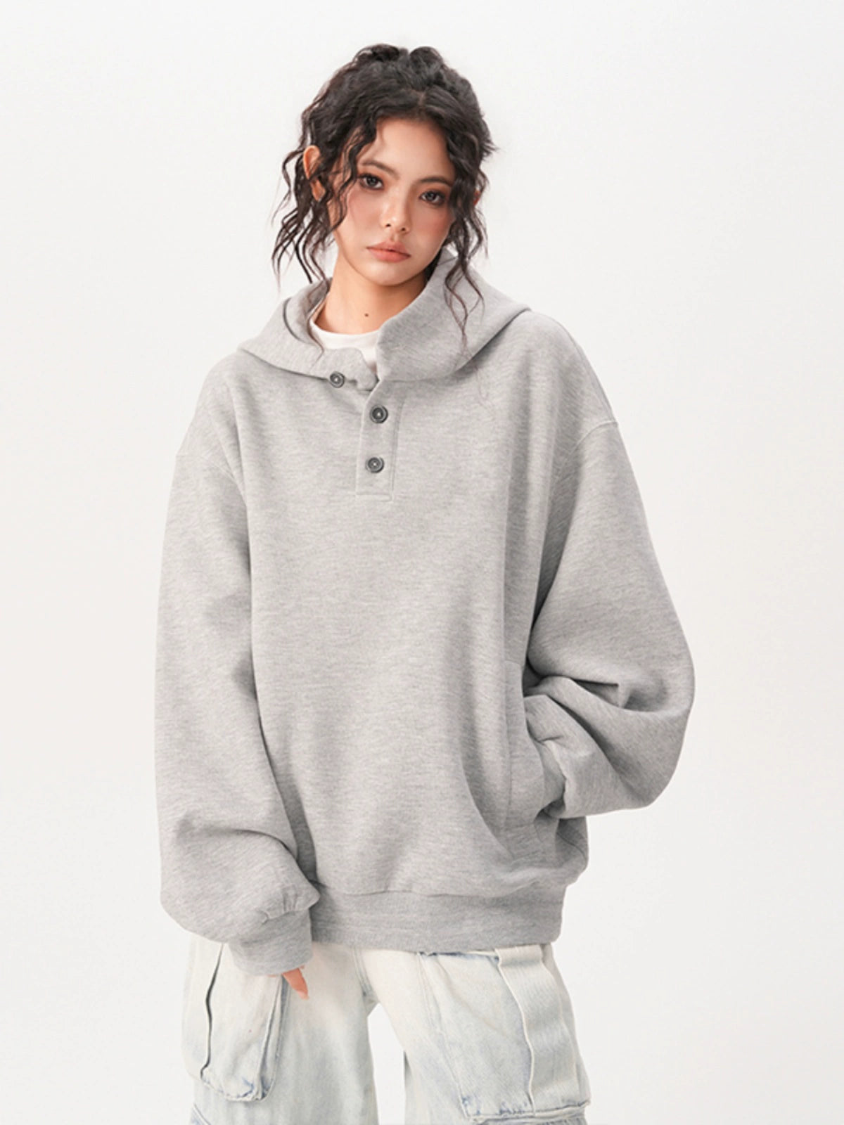 【Onefish Shop】ダブルカラー ボタン付き フードスウェット LS241101