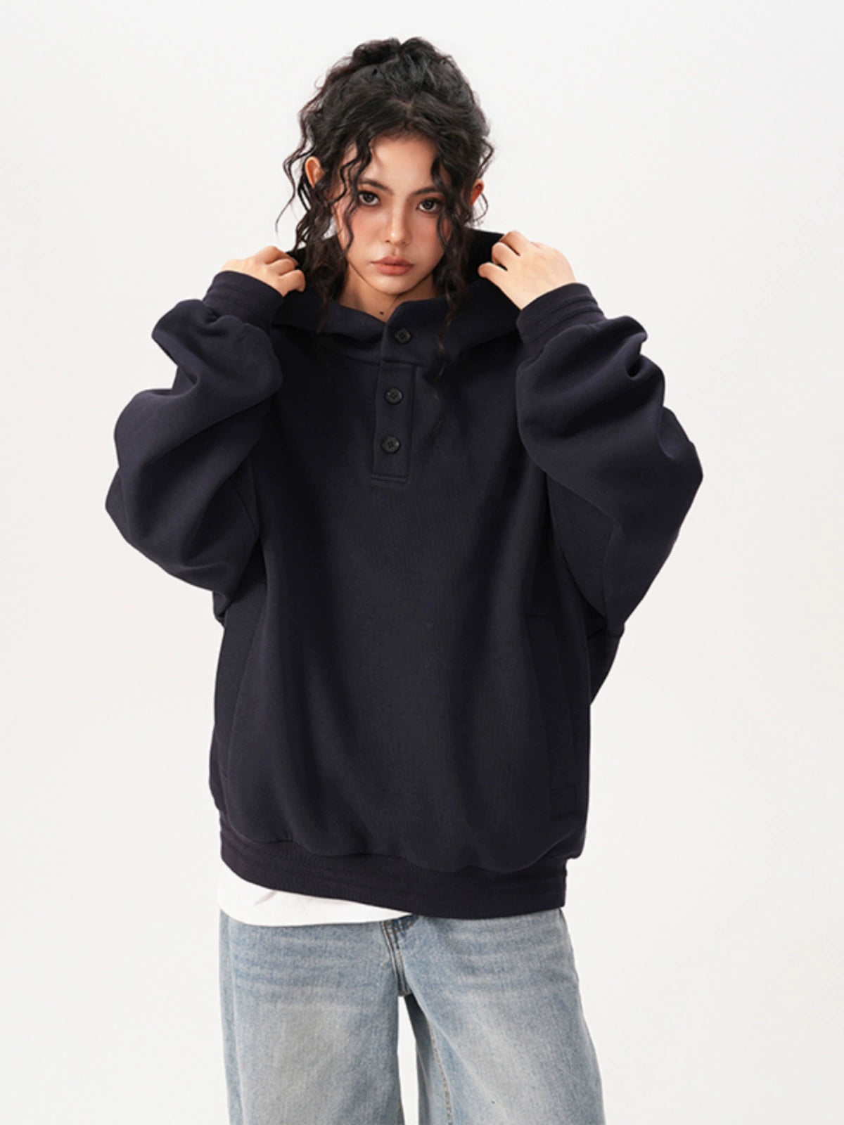 【Onefish Shop】ダブルカラー ボタン付き フードスウェット LS241101