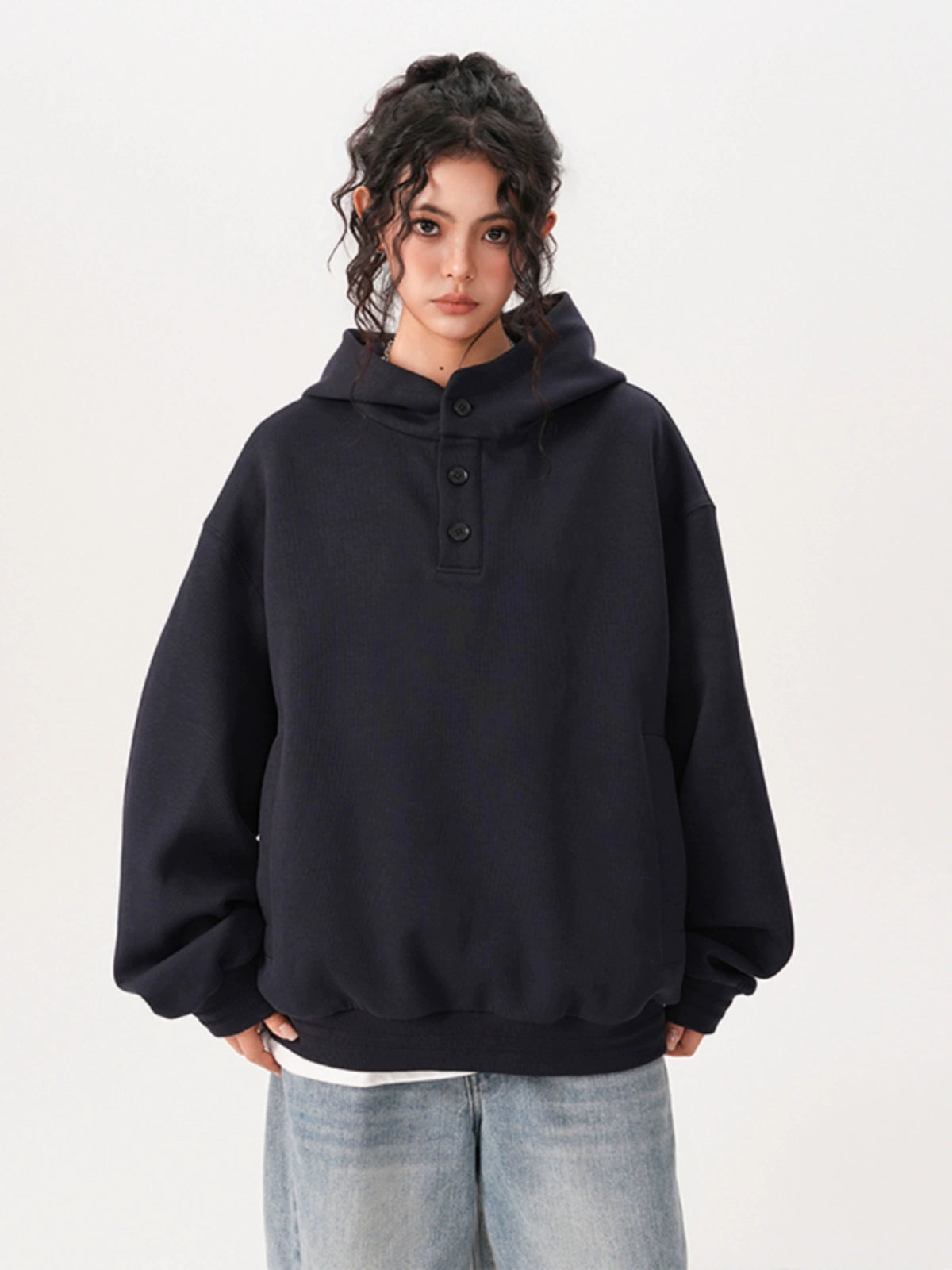 【Onefish Shop】ダブルカラー ボタン付き フードスウェット LS241101