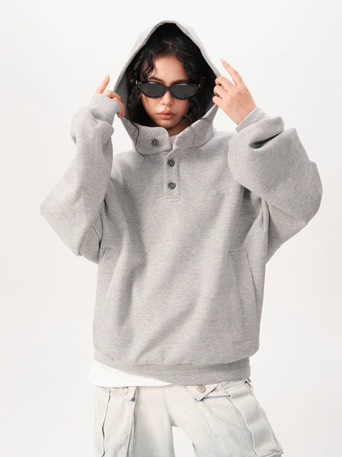 【Onefish Shop】ダブルカラー ボタン付き フードスウェット LS241101