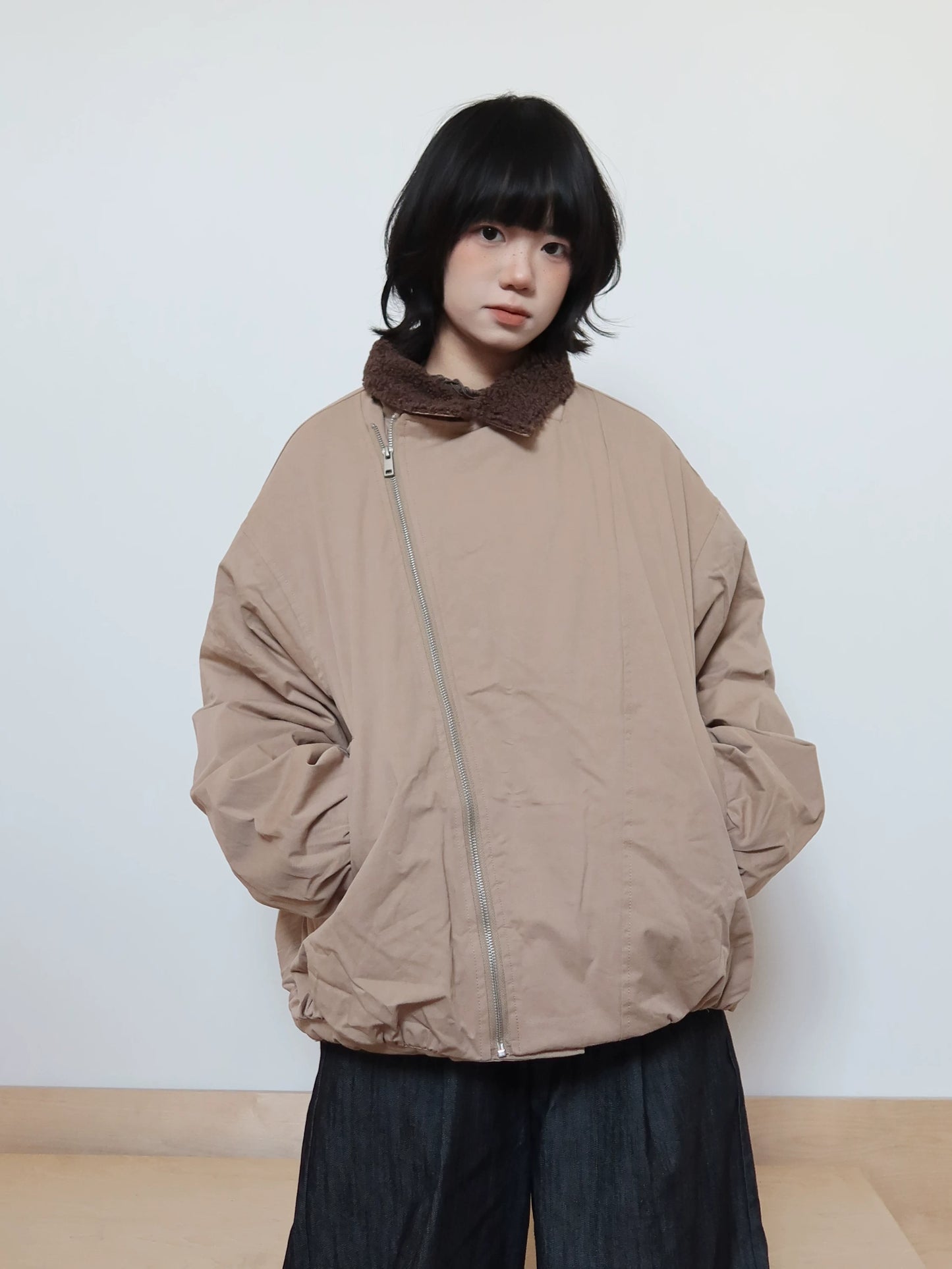 【Onefish Shop】アシンメトリーZIP ボア襟 バーンスタイル中綿ジャケット LS2601076