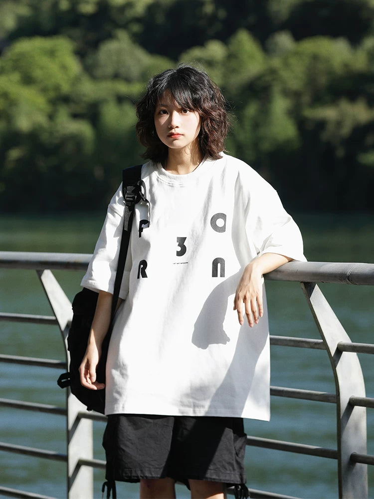 [Onefish Shop 】レタープリント ドロップショルダー 半袖 Tシャツ（2Colors）242075